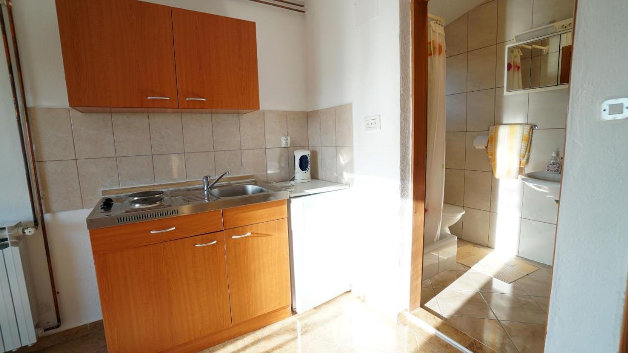 Apartments Kata Gornji Karin Exteriér fotografie